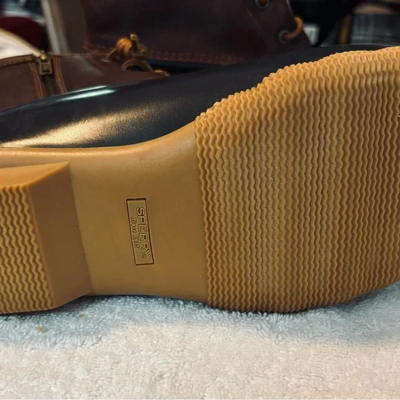 Brand New Waterproof Ankle Boots - Size 10W - By SPERRY - Box 18 - Picture 5 of 5